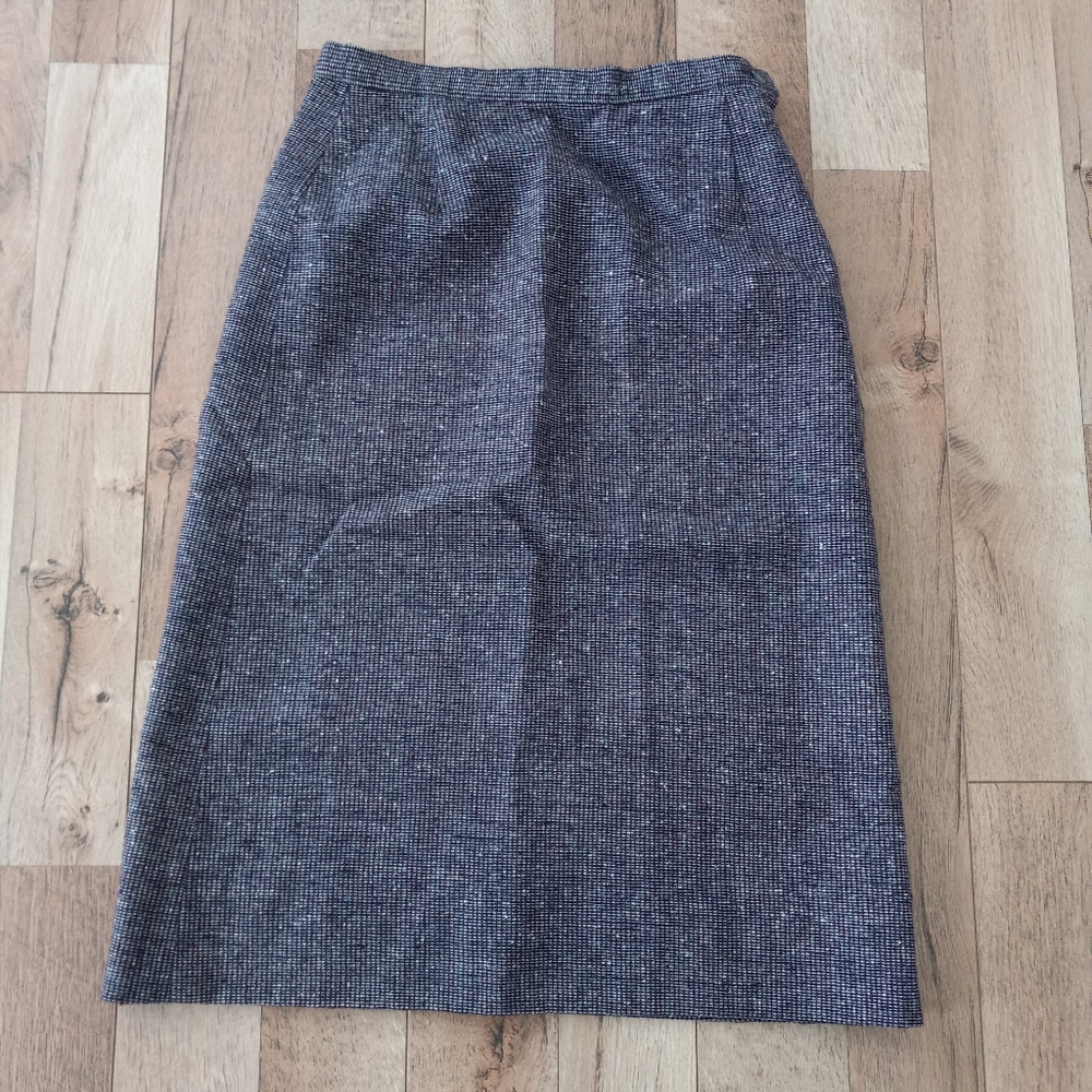 Pendleton Women's Plaid Pencil Skirt 100% Virgin Wool (see pictures for size)